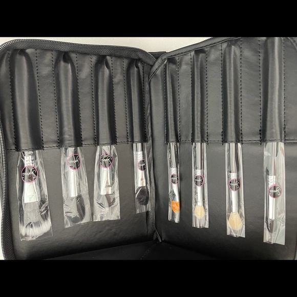 Brand New Sigma Beauty Premium Brush Kit - Picture 3 of 4